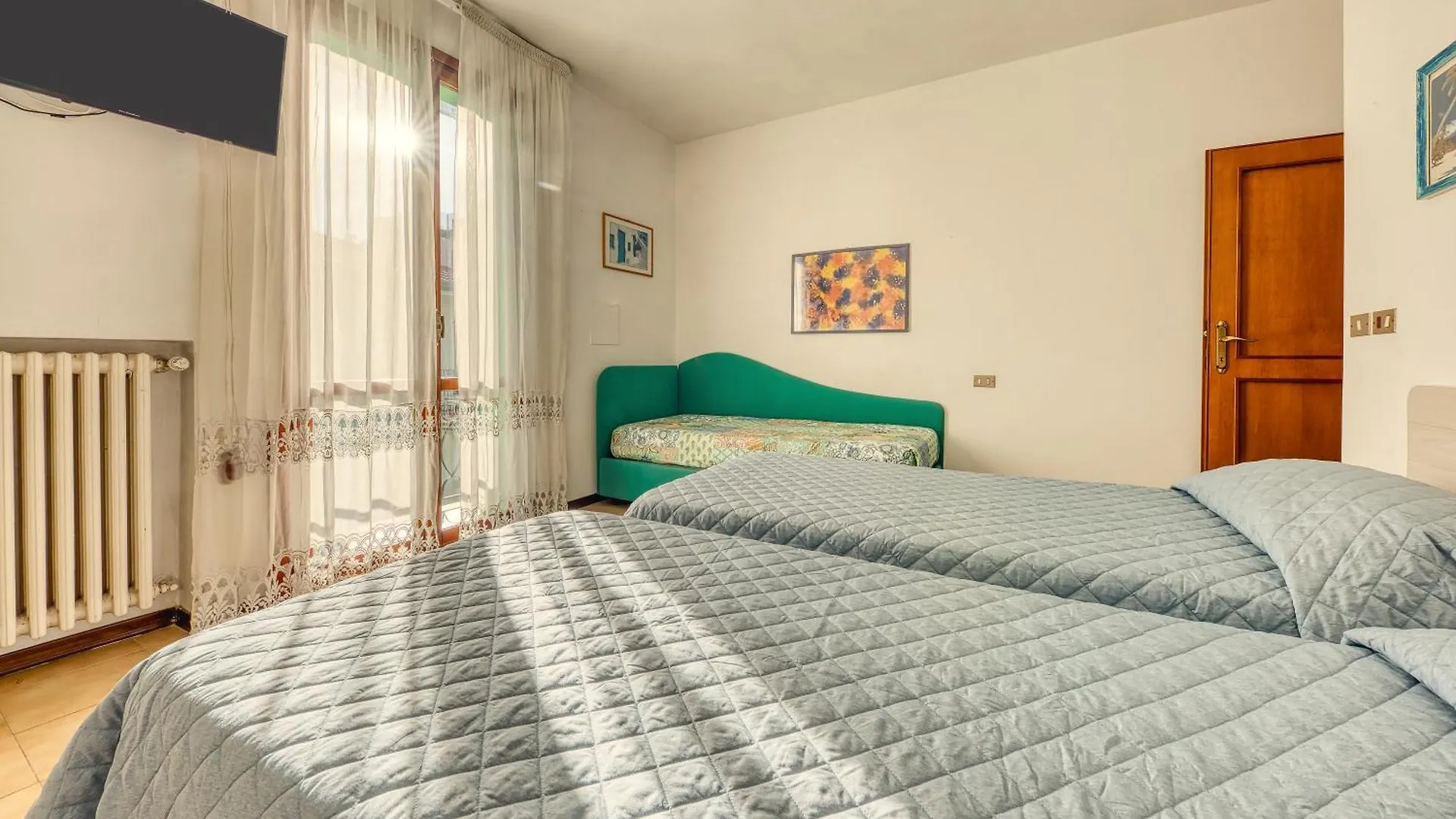 Hotel Residence Charles Rimini