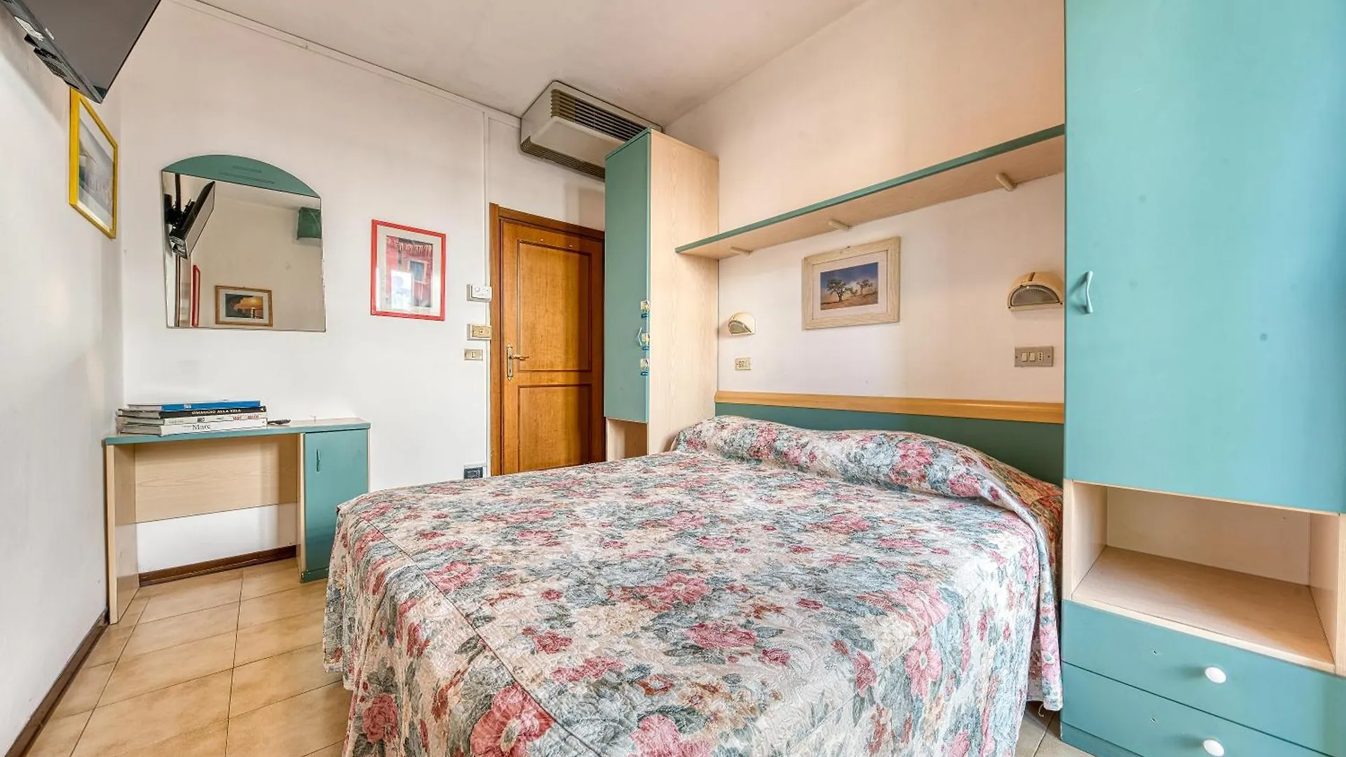 Hotel Residence Charles Rimini