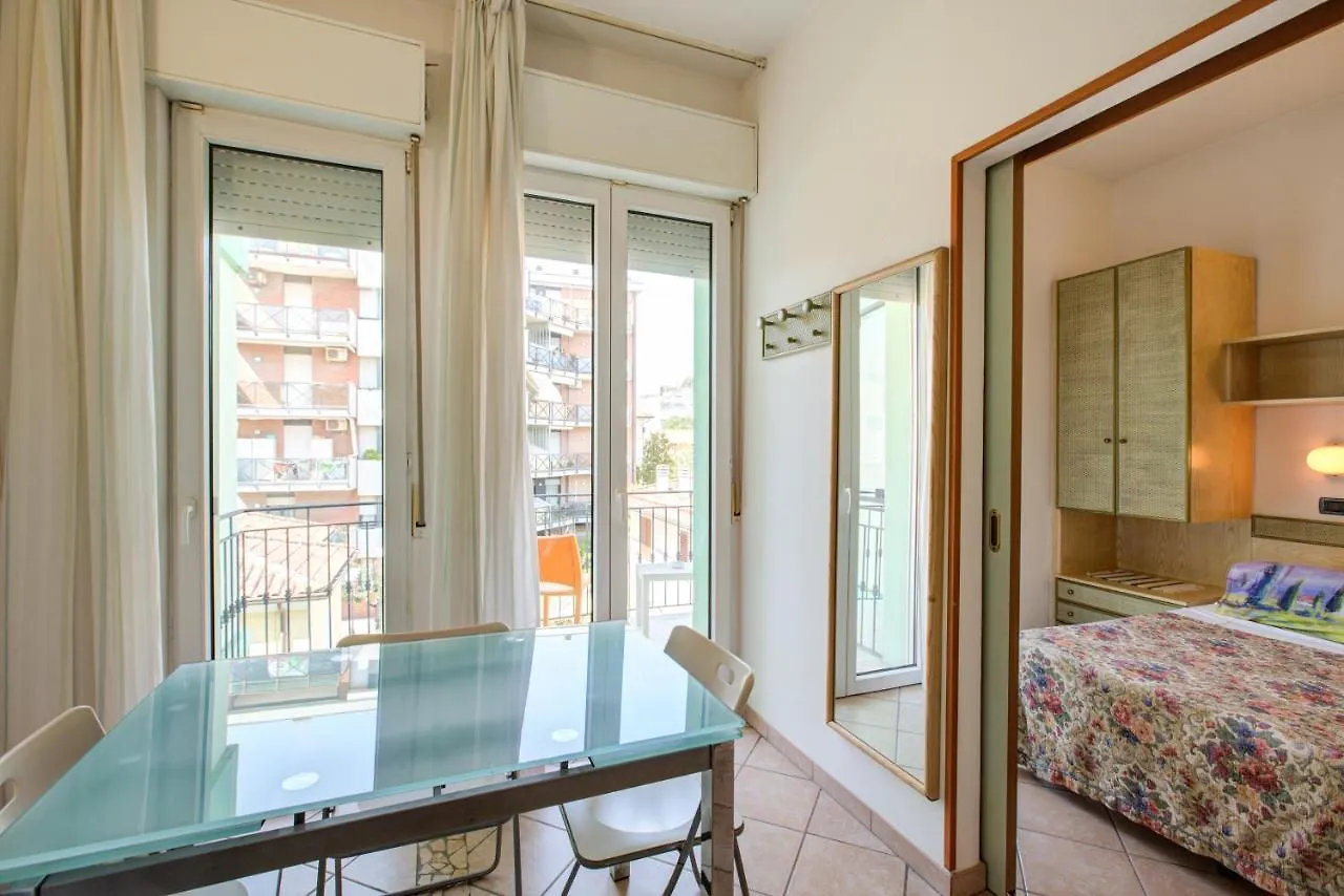 Hotel Residence Charles Rimini