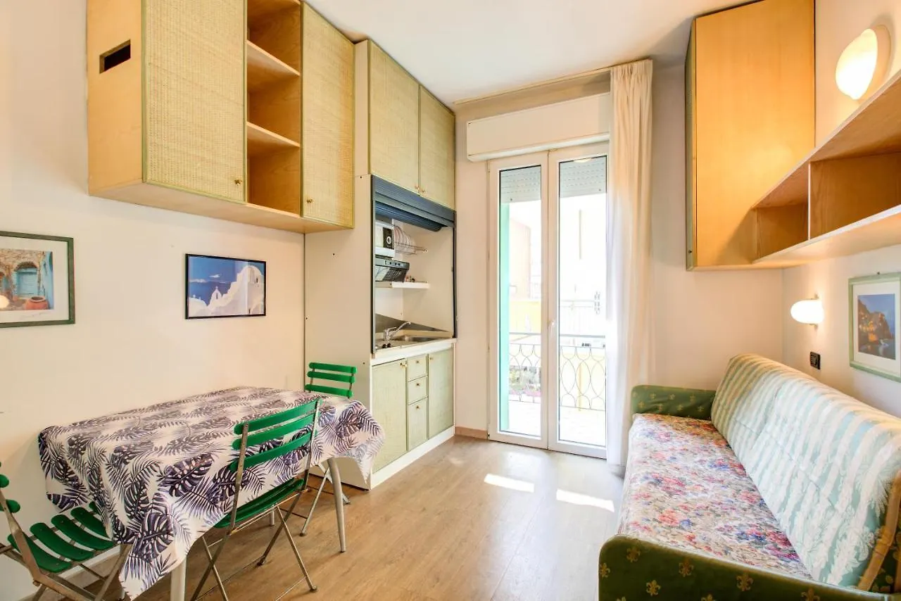 Hotel Residence Charles Rimini